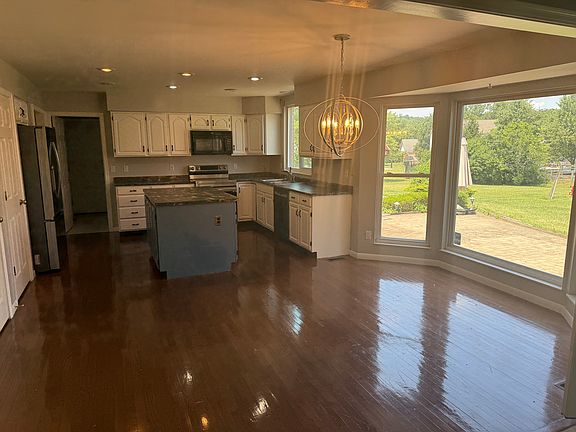 3rd image of 5448 Senour Dr