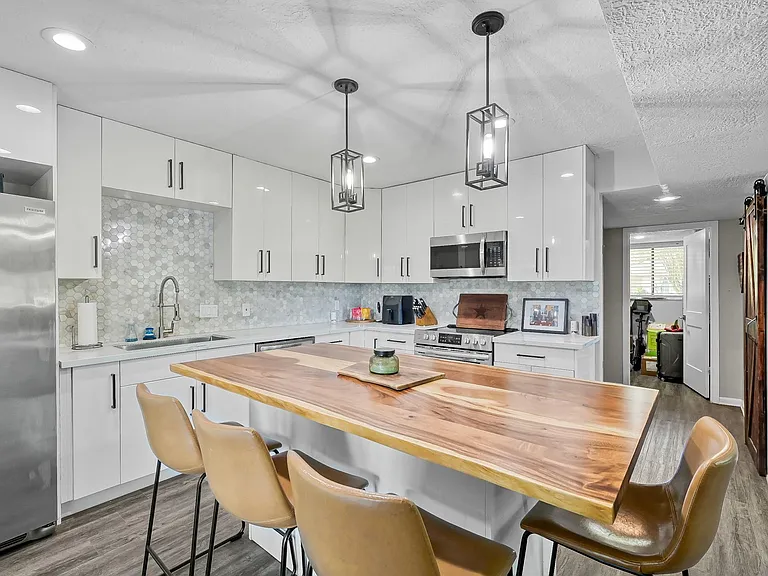 446 Fantasy Ln — Photo 14