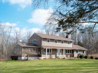 84 Old Farmers Rd, Long Valley, NJ 07853