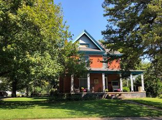 604 Miami St, Hiawatha, KS 66434