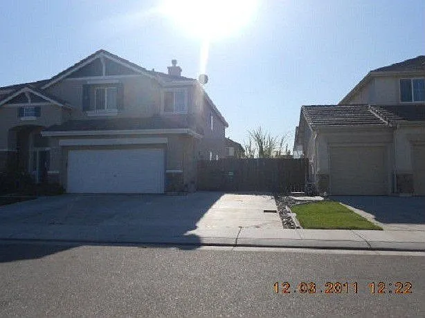 3216 Dauphine St photo 1