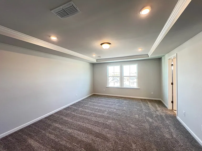 1312 Hollyview Ave — Photo 9