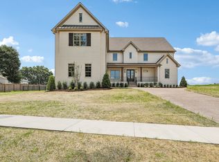 335 Raintree Dr, Hendersonville, TN 37075
