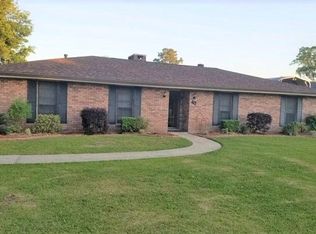 323 Plantation Rd, Hahnville, LA 70057