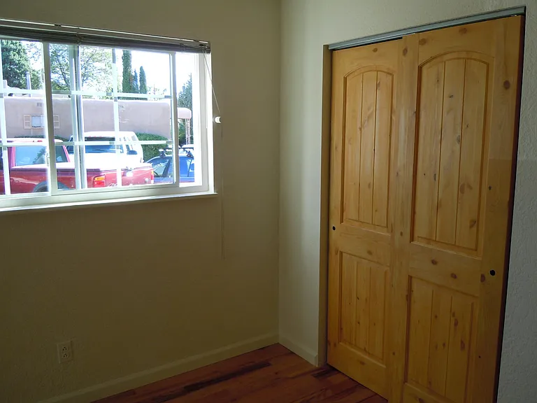 1800 Vassar Dr NE #D — Photo 8