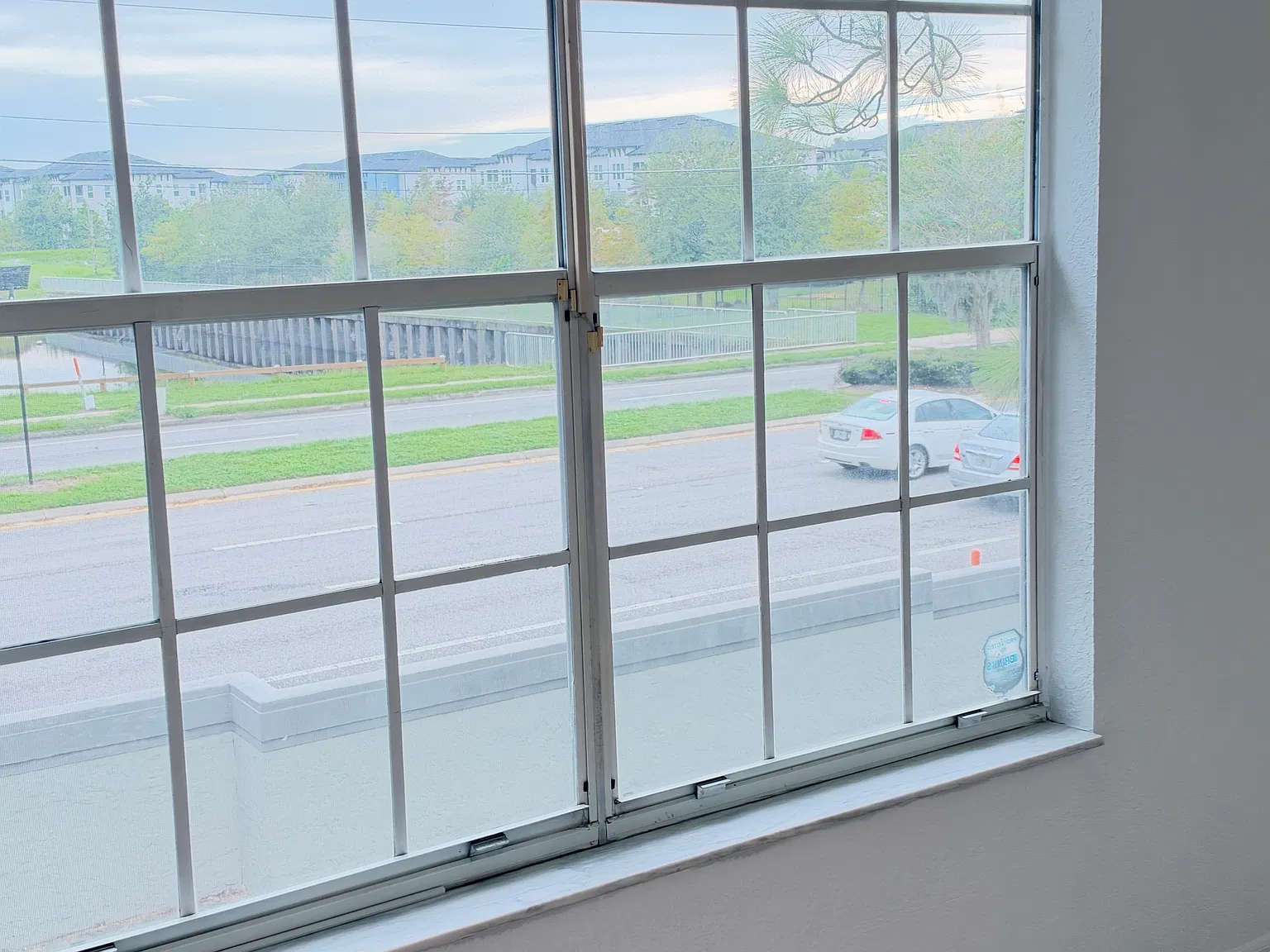 3 bed, 1365 sqft, $2,100 — Photo 4