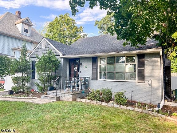 2nd image of 1295 Marion Ave
