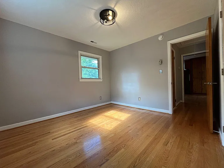 2641 Parkview Dr — Photo 14
