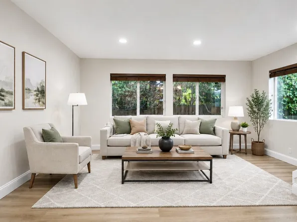 13367 Ambaum Boulevard SW, Burien, WA 98146