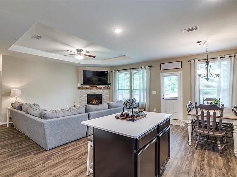 2151 Lost Timbers Dr — Photo 13