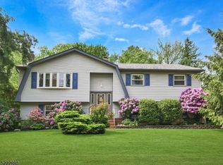 9 Hiller Ct, Butler, NJ 07405