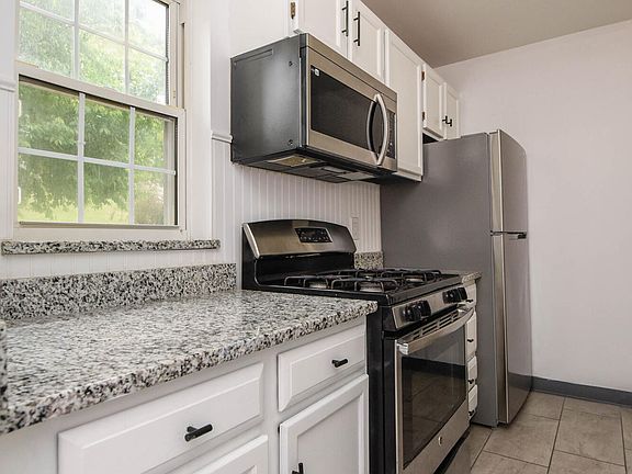 2nd image of 27 Allenberry Dr