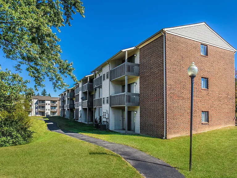 Oakbrook Village — Photo 44
