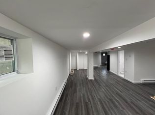 25318 Francis Lewis Blvd, Rosedale, NY 11422