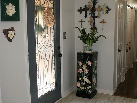 2nd image of 2218 Navajo Cir