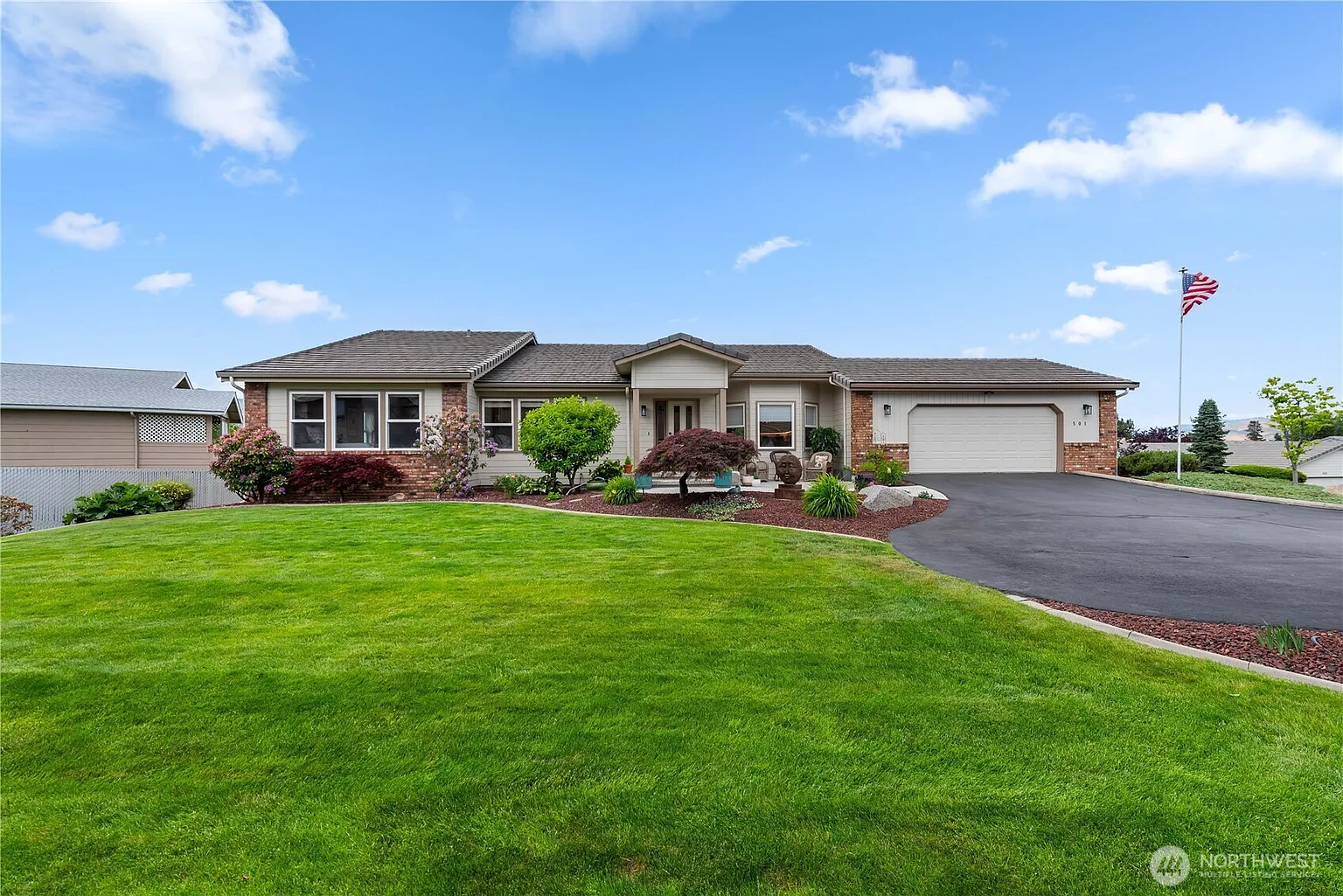 1380 Eastmont Avenue #501 photo 1