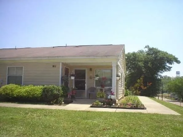 Oakland Heights Manor, 145 Walnut St, Oakland, MS 38948