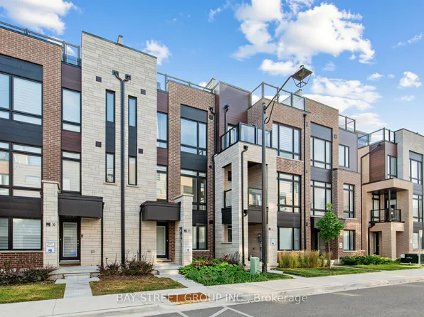 28 Credit Ln, Richmond Hill, ON L4E 1G9