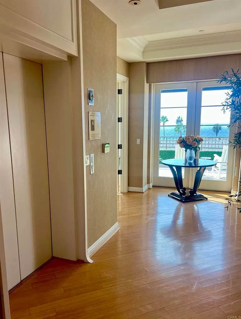4 bed, 3.5 bath, 3113 sqft, $15,000 — Photo 4