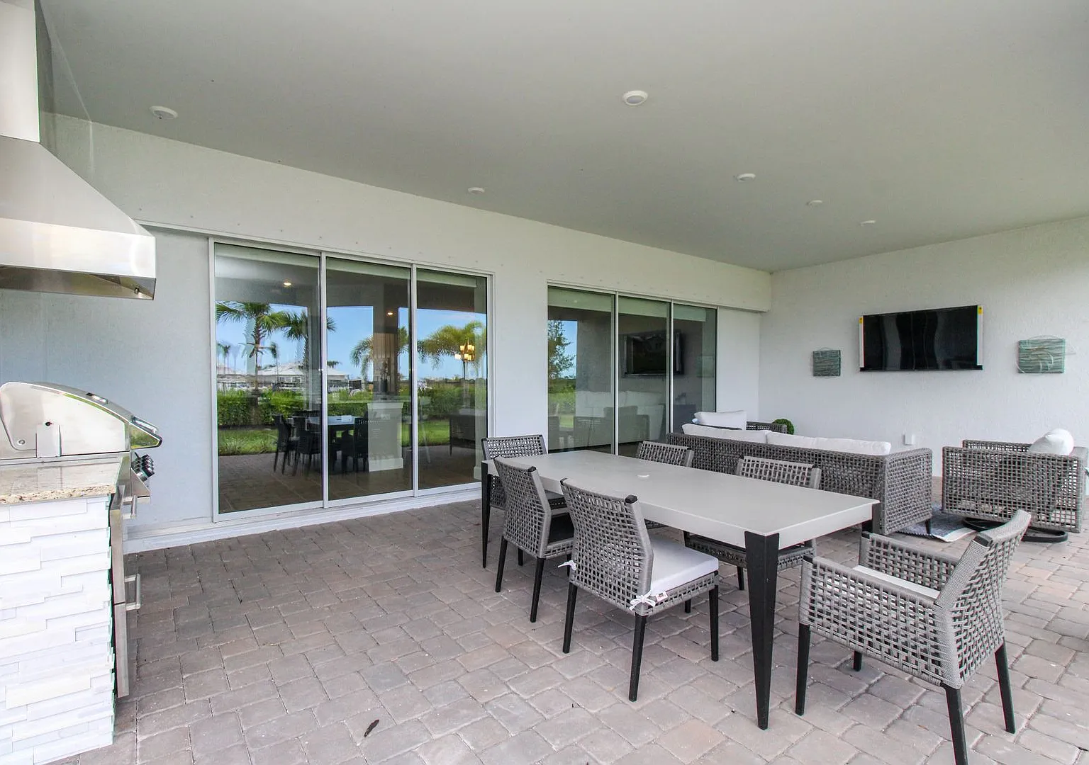 ** Brand New 4 Bed-3 Full Bath Beautiful Single Family Home In Amazing Esplanade By The Islands *... — Photo 3