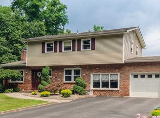 11 Ronnie Ln, Poughkeepsie, NY 12601