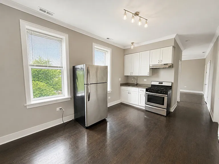 5409 S Winchester Ave #3R — Photo 2
