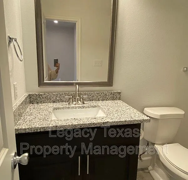 729 E Brown St #B — Photo 26