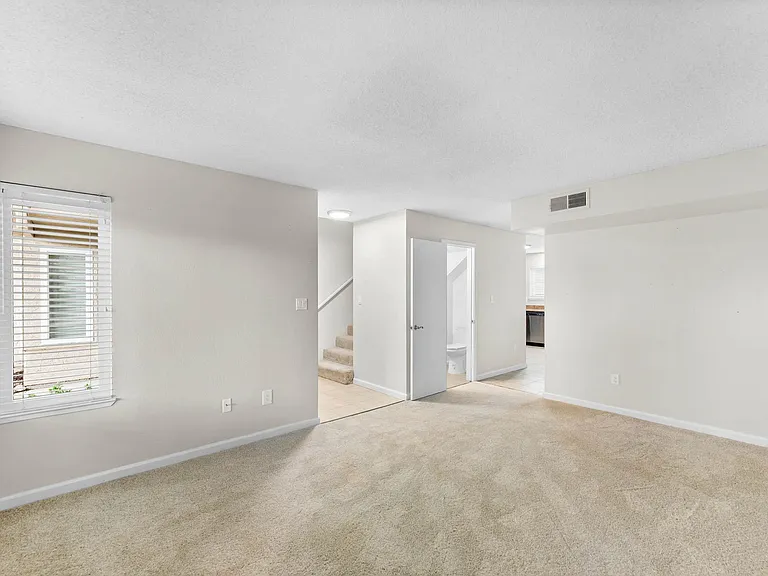 54 Quay Ct — Photo 49
