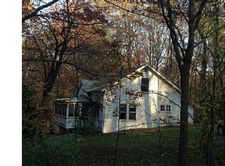 31 Lakeview Ave, Chester, CT 06412