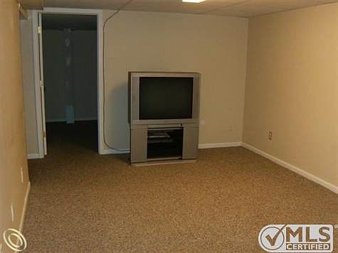MARMOOR BASEMENT TV ROOM.JPG