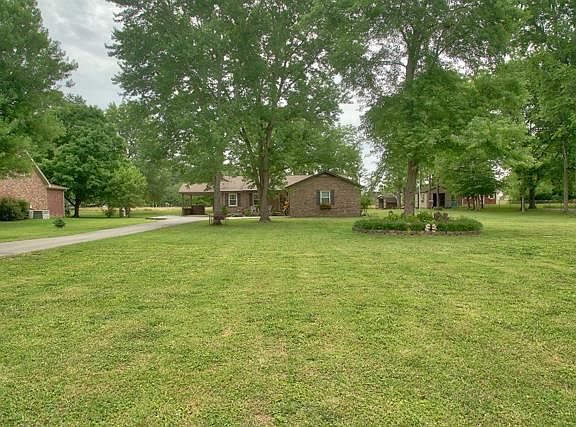 3rd image of 108 Hunters Ln