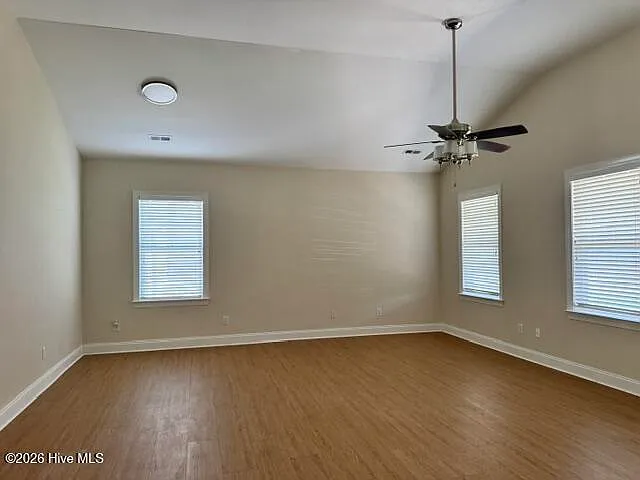 4975 N Hampton Dr SE — Photo 8