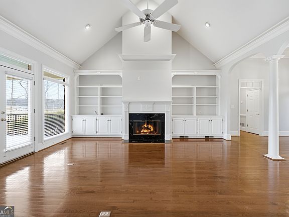 5th image of 1020 Saint Andrews Dr