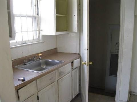 5th image of 19646 Marx St