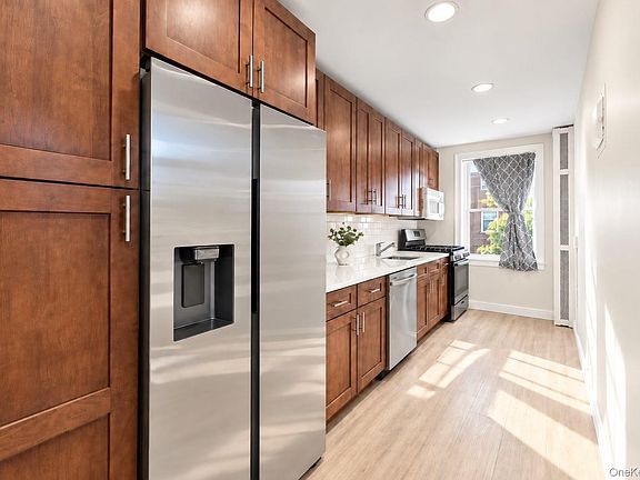 3rd image of 811 Bronx River Road #3H