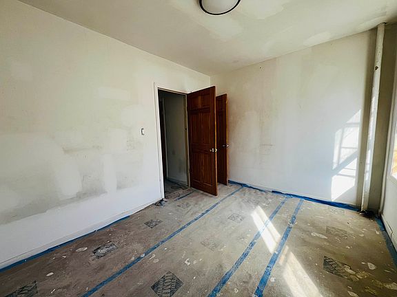 4th image of 21-23 27th St #3AA