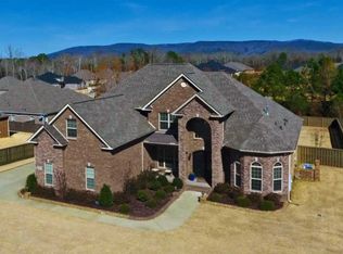 2025 Meadow Creek Cir SE, Owens Cross Roads, AL 35763