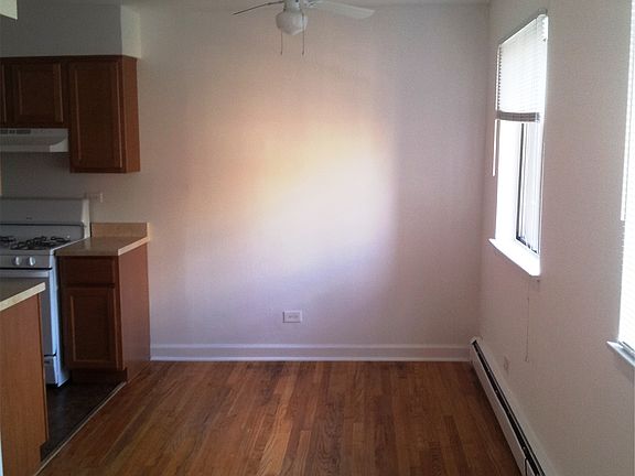4th image of 5633 N Winthrop Ave APT 415