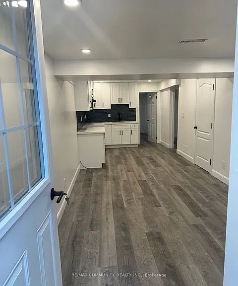 37 Fieldcrest Ave — Photo 3