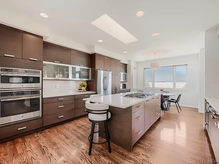 21037 E Nichols Pkwy — Photo 9