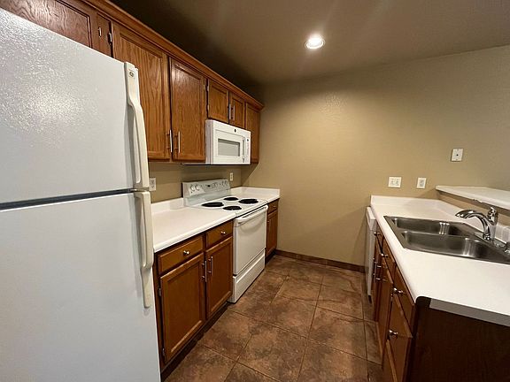 5th image of 1225 W Prospect Rd APT R33