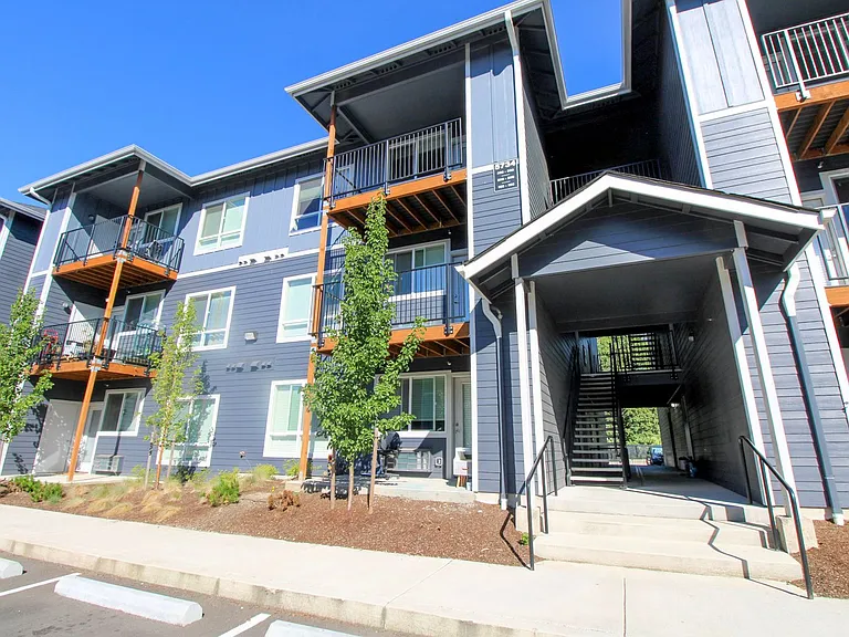 Creek's Edge Apartments — Photo 41
