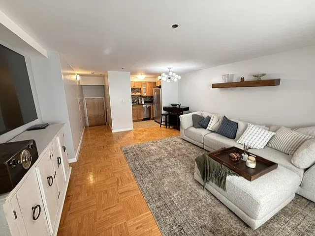 1 bed, 823 sqft, $3,400 — Photo 4