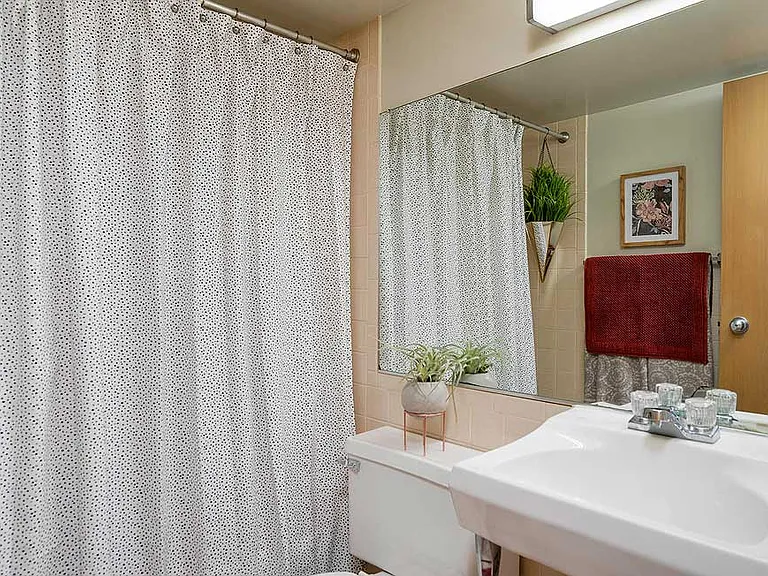 Gateway Park Apartments — Photo 7