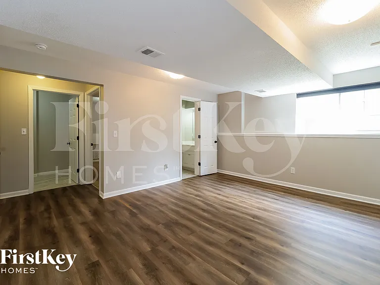15049 W 145th St — Photo 11