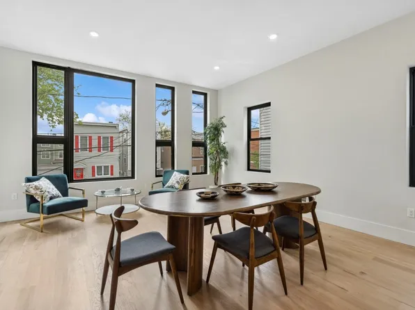 220 Freeman Avenue image 1 of 47