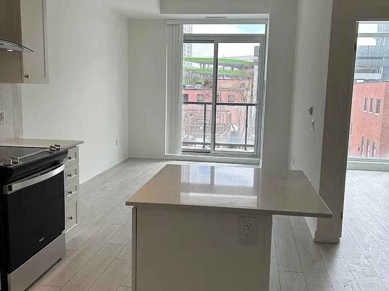 55 Duke St W #206 — Photo 4