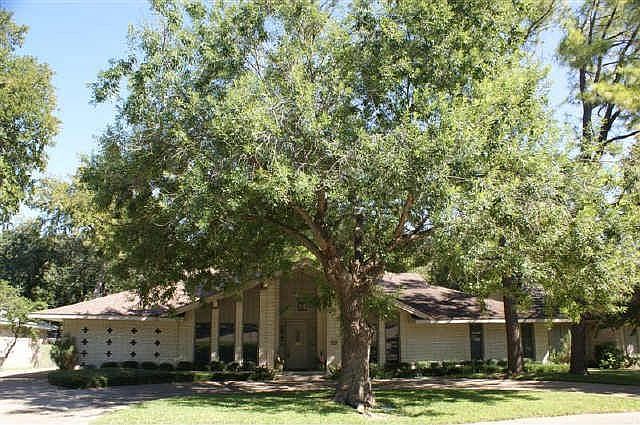 1st image of 1604 Canyon Oaks Dr