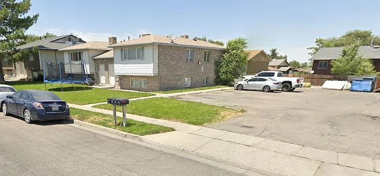 Building Photo - 3896 W Benview Ave #D