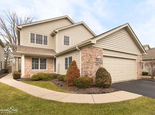 824 Village Rd, Crystal Lake, IL 60014